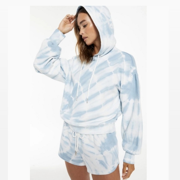 Z Supply Sadie Tie Dye Blue and White shorts - Picture 2 of 6